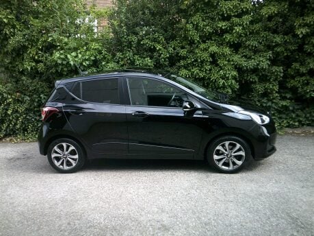 Hyundai i10 PREMIUM SE ONLY 15,000 MILES FROM NEW 4