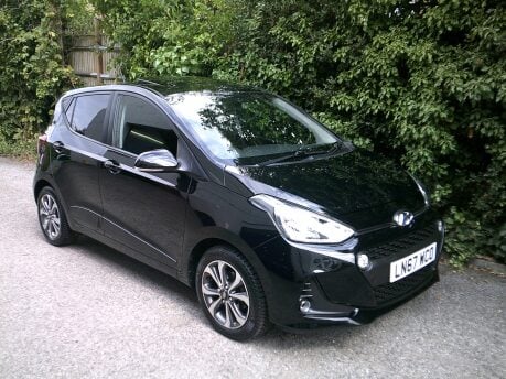 Hyundai i10 PREMIUM SE ONLY 15,000 MILES FROM NEW 1