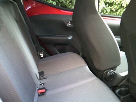Toyota Aygo VVT-I X-TREND X-SHIFT TSS ONLY 26,000 MILES FROM NEW 9