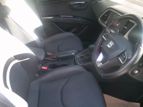 SEAT Leon ECOTSI FR TECHNOLOGY DSG ONLY 51,000 MILES FROM NEW 10