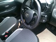 Toyota Aygo VVT-I X-PLAY ONLY 26,000 MILES FROM NEW 3