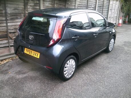 Toyota Aygo VVT-I X-PLAY ONLY 26,000 MILES FROM NEW 2