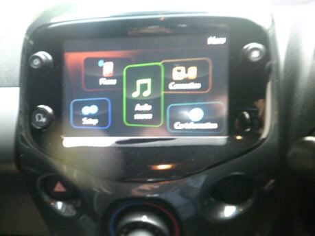 Toyota Aygo VVT-I X-PLAY ONLY 26,000 MILES FROM NEW 11