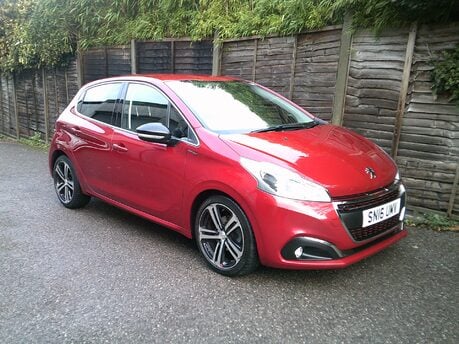 Peugeot 208 PURETECH S/S GT LINE ONLY 30,000 MILES FROM NEW