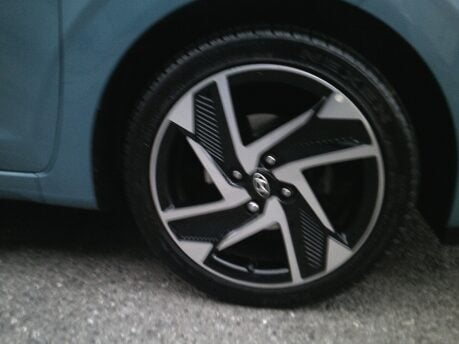 Hyundai i10 MPI PREMIUM ONLY 19,000 MILES FROM NEW 9