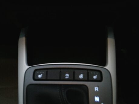 Hyundai i10 MPI PREMIUM ONLY 19,000 MILES FROM NEW 10