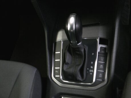 Volkswagen Golf SV SE TSI DSG ONLY 16,000 MILES FROM NEW 18