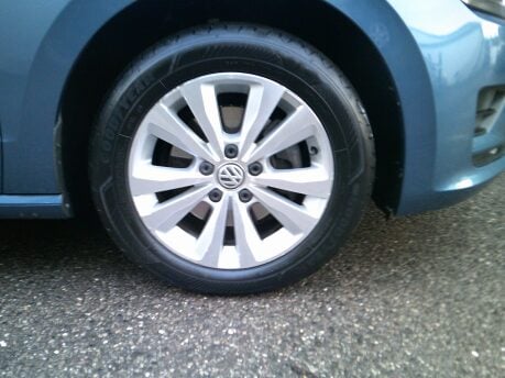 Volkswagen Golf SV SE TSI DSG ONLY 16,000 MILES FROM NEW 11