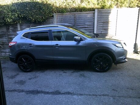 Nissan Qashqai TEKNA DIG-T XTRONIC ONLY 38,000 MILES FROM NEW 2