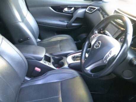 Nissan Qashqai TEKNA DIG-T XTRONIC ONLY 38,000 MILES FROM NEW 11