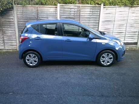 Hyundai i10 SE ONLY 7,000 MILES FROM NEW 4