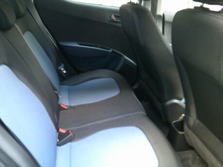 Hyundai i10 SE ONLY 7,000 MILES FROM NEW 9