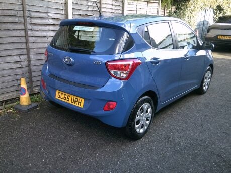Hyundai i10 SE ONLY 7,000 MILES FROM NEW 2