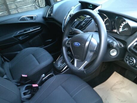 Ford B-Max ZETEC ONLY 18,000 MILES FROM NEW 3