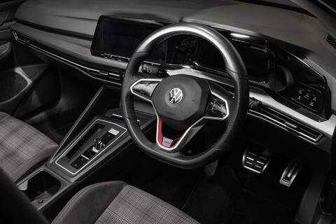 Volkswagen Golf GTI TSI DSG 14