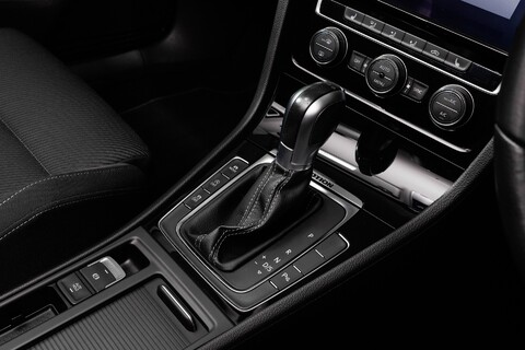 Volkswagen Golf R TSI DSG 16