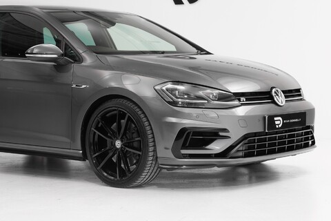 Volkswagen Golf R TSI DSG 32