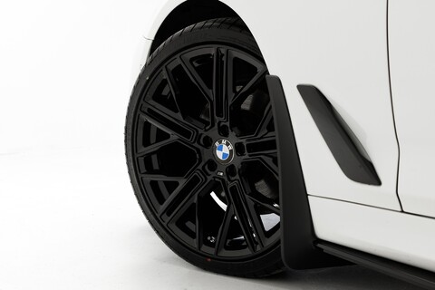 BMW 5 Series 520D M SPORT 9