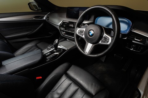 BMW 5 Series 520D M SPORT 29