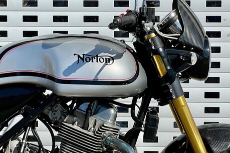 Norton Commando 961 SPORT 3