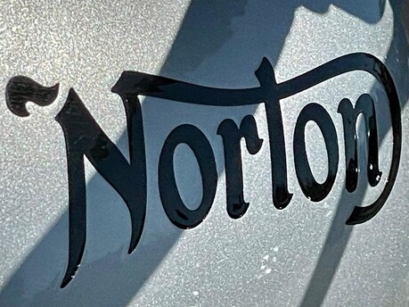 Norton Commando 961 SPORT 