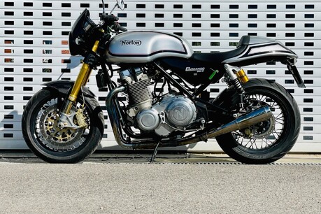 Norton Commando 961 SPORT 13