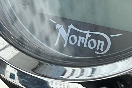 Norton Commando 961 SPORT 23