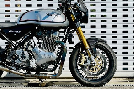 Norton Commando 961 SPORT 24