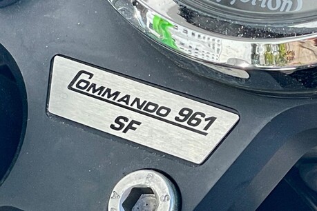 Norton Commando 961 SPORT 26