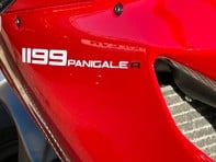 Ducati 1199 Panigale PANIGALE R 1199 10