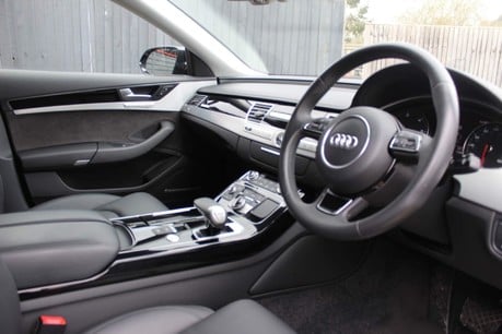 Audi A8 TDI QUATTRO BLACK EDITION 12