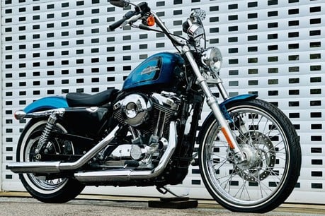 Harley-Davidson Sportster 1200 SEVENTY TWO 2