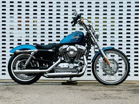 Harley-Davidson Sportster 1200 SEVENTY TWO 