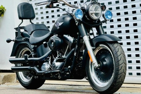 Harley-Davidson Softail 1690 FLSTFB Fat Boy Special 18
