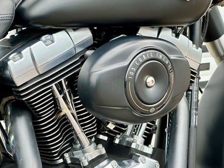 Harley-Davidson Softail 1690 FLSTFB Fat Boy Special 