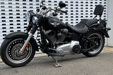 Harley-Davidson Softail 1690 FLSTFB Fat Boy Special 29