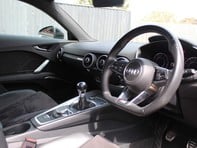 Audi TT TFSI BLACK EDITION 11