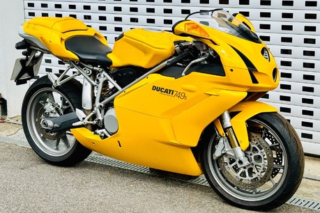 Ducati 749 749 S - ONE OWNER! 26