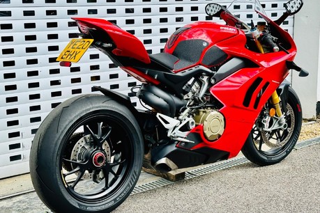 Ducati Panigale V4S PANIGALE V4 S 10