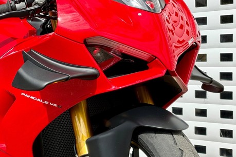 Ducati Panigale V4S PANIGALE V4 S 11