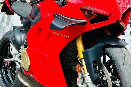 Ducati Panigale V4S PANIGALE V4 S 18