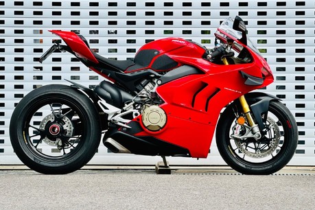 Ducati Panigale V4S PANIGALE V4 S 23