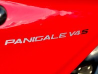 Ducati Panigale V4S PANIGALE V4 S 10