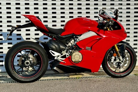 Ducati Panigale V4S PANIGALE V4 S 32