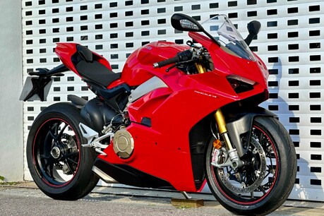 Ducati Panigale V4S PANIGALE V4 S 15