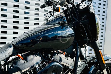 Harley-Davidson Softail 1870 Fat Bob 114 (Black) 10