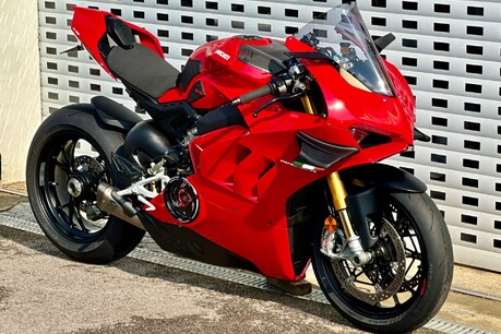 Ducati Panigale V4S PANIGALE V4 S 2