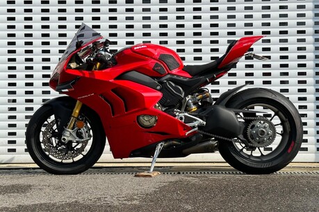 Ducati Panigale V4S PANIGALE V4 S 12