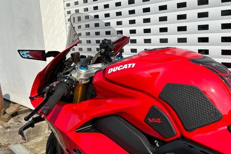 Ducati Panigale V4S PANIGALE V4 S 19