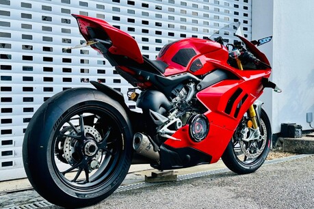 Ducati Panigale V4S PANIGALE V4 S 36